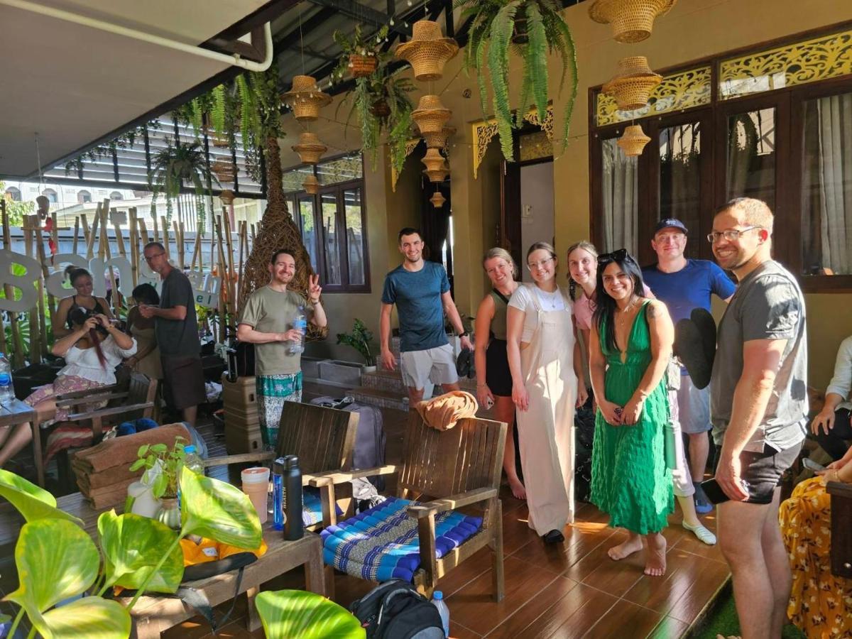 Banchan Hostel Phra Nakhon Si Ayutthaya Zewnętrze zdjęcie