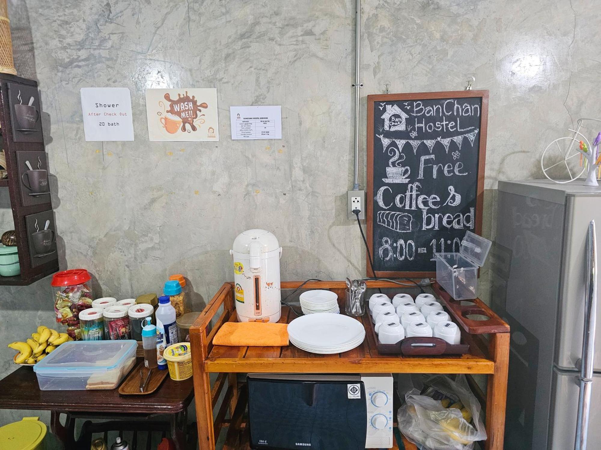 Banchan Hostel Phra Nakhon Si Ayutthaya Zewnętrze zdjęcie