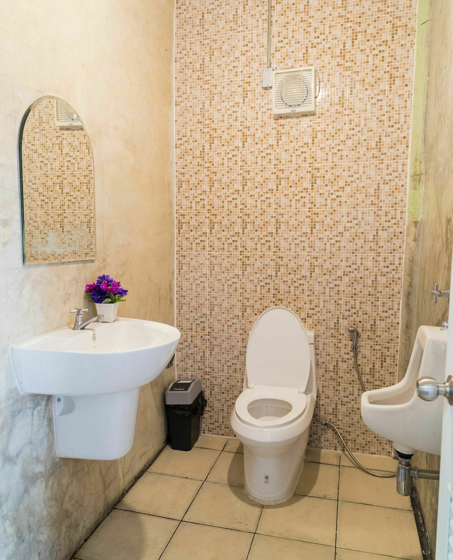 Banchan Hostel Phra Nakhon Si Ayutthaya Zewnętrze zdjęcie