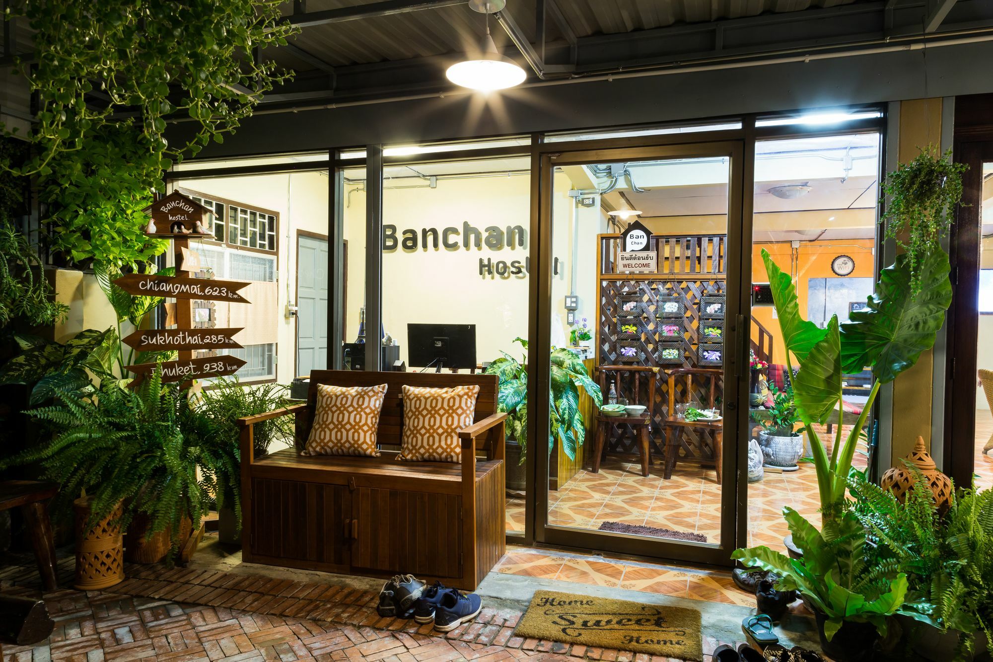 Banchan Hostel Phra Nakhon Si Ayutthaya Zewnętrze zdjęcie