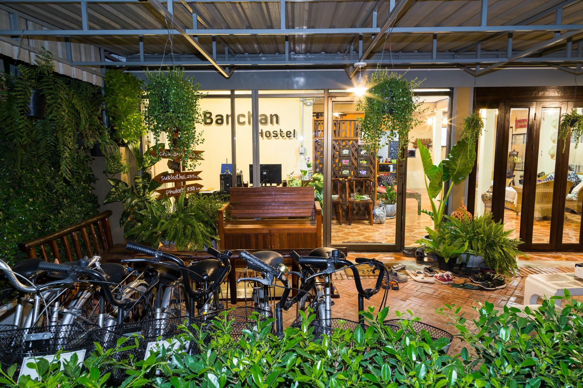 Banchan Hostel Phra Nakhon Si Ayutthaya Zewnętrze zdjęcie